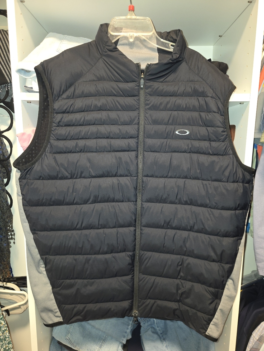 Oakley Golf Black Quilted Puffer Vest with Gray Trim